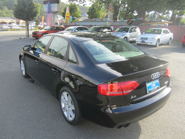 Audi A4 2011 photo 1