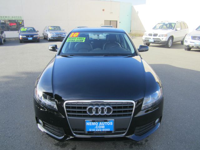 Audi A4 2011 photo 4