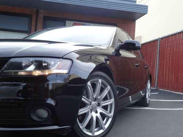 Audi A4 2011 photo 1