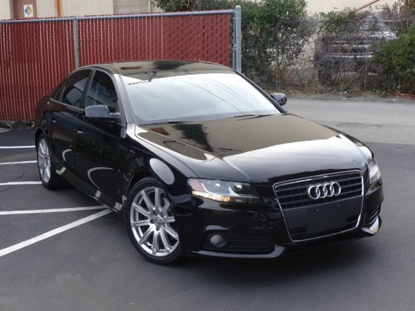 Audi A4 2011 photo 2