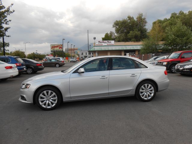 Audi A4 2011 photo 4