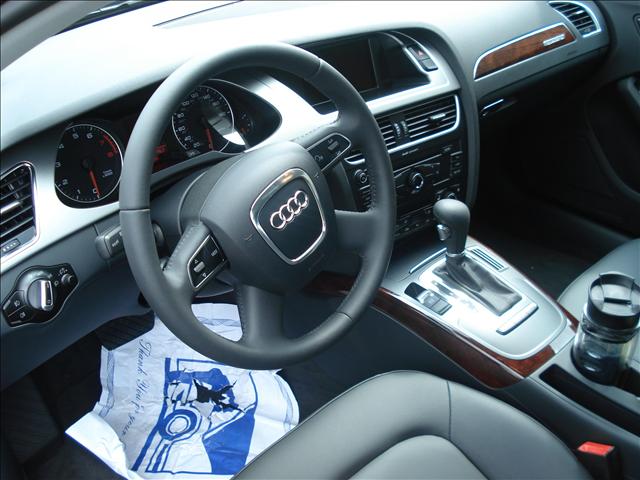 Audi A4 2011 photo 3