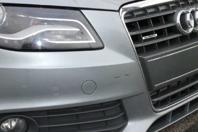 Audi A4 2011 photo 1