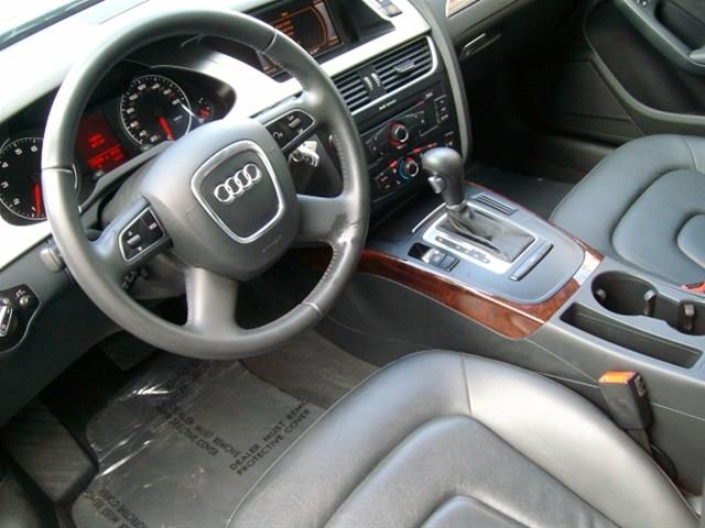 Audi A4 2011 photo 4