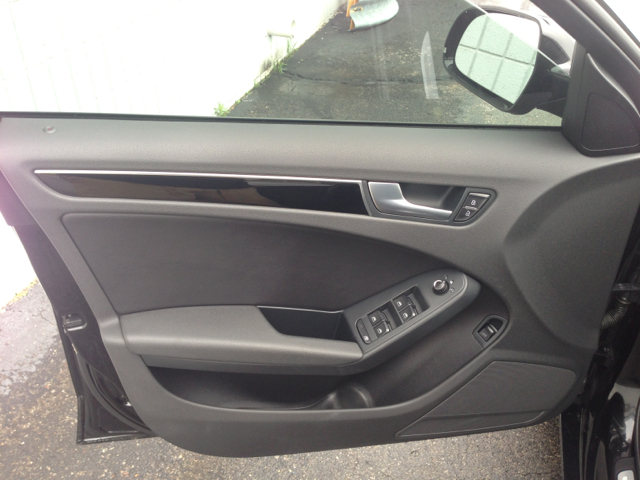 Audi A4 2011 photo 18