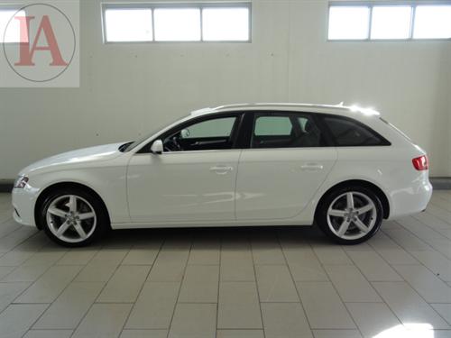 Audi A4 2011 photo 2