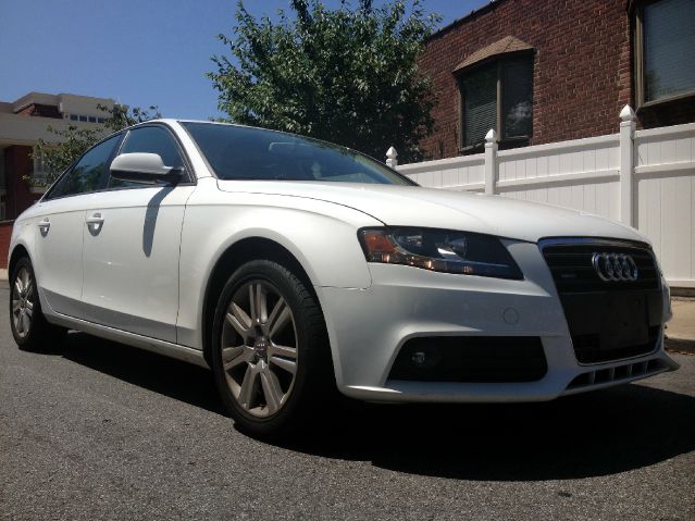 Audi A4 2011 photo 4