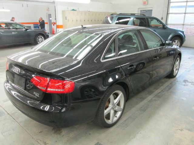 Audi A4 2011 photo 4
