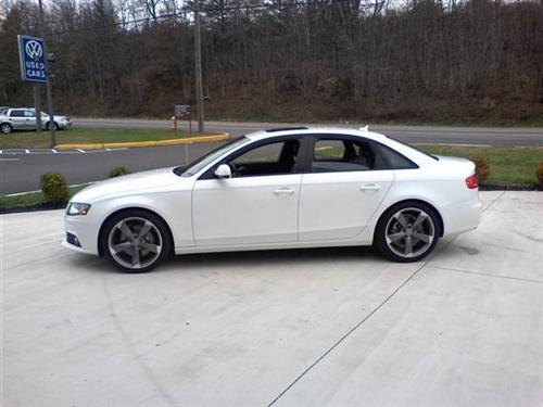 Audi A4 2011 photo 2