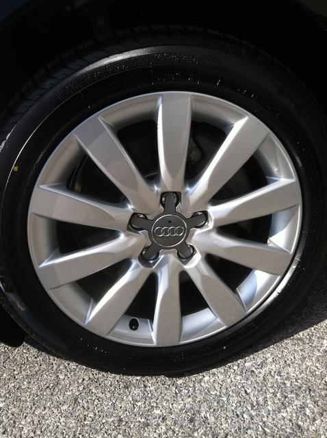 Audi A4 2012 photo 2