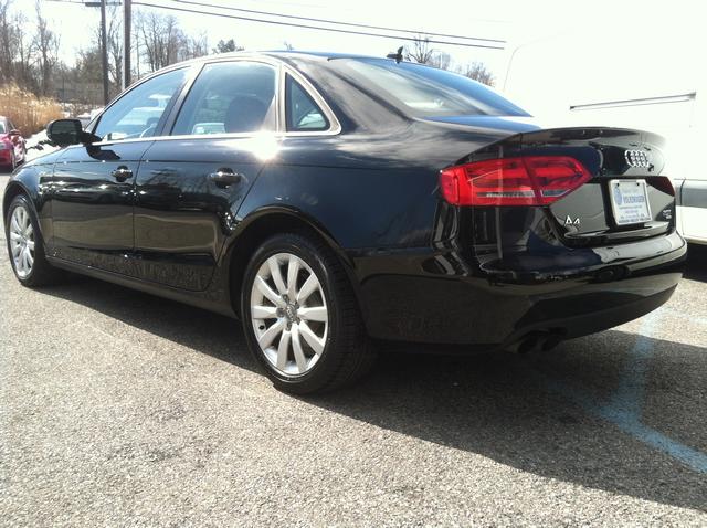 Audi A4 2012 photo 4