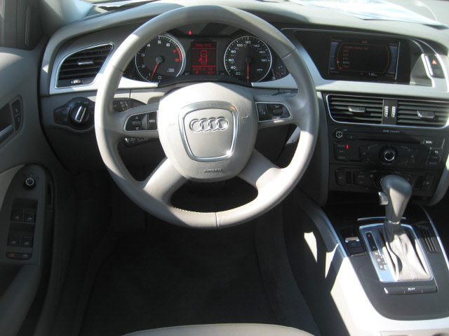Audi A4 2012 photo 5