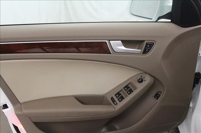 Audi A4 2012 photo 1