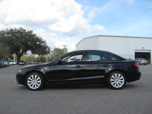 Audi A4 2012 photo 4