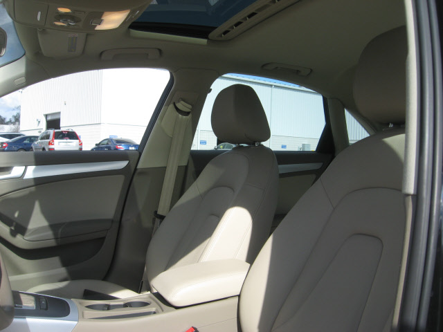 Audi A4 2012 photo 5