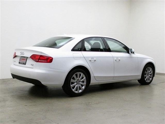 Audi A4 2012 photo 2