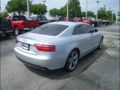 Audi A5 2009 photo 2