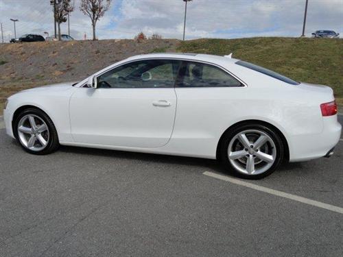 Audi A5 2009 photo 2
