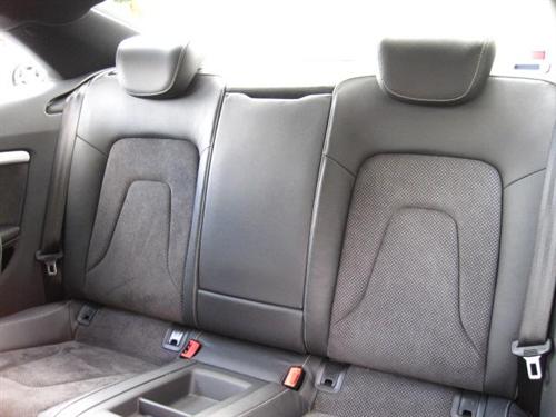 Audi A5 2010 photo 2