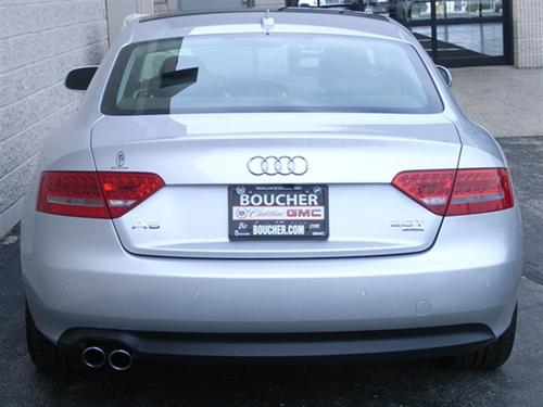 Audi A5 2010 photo 4