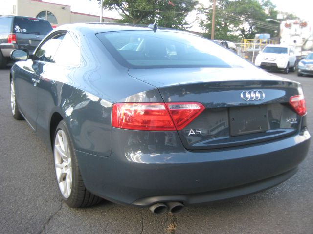 Audi A5 2011 photo 2