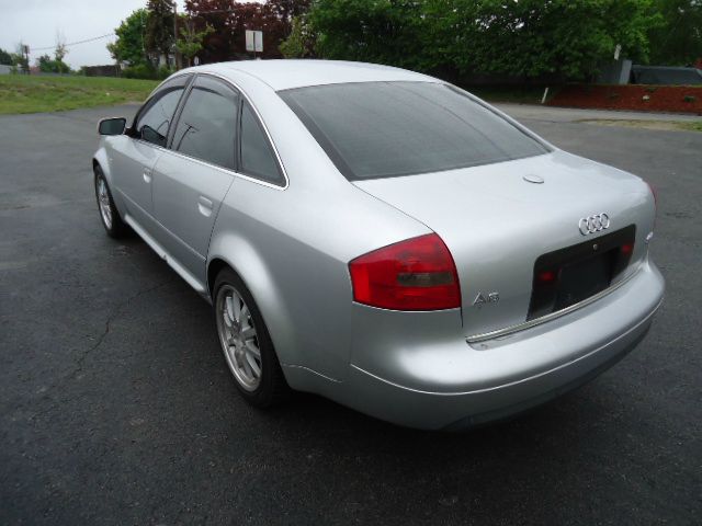 Audi A6 Crew Cab Amarillo 4X4 Sedan