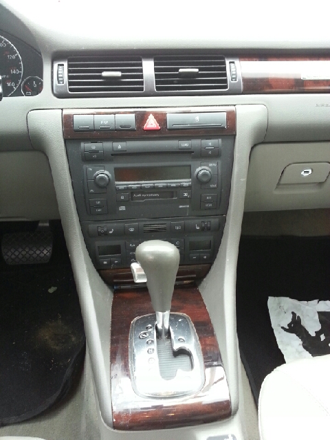 Audi A6 2004 photo 2