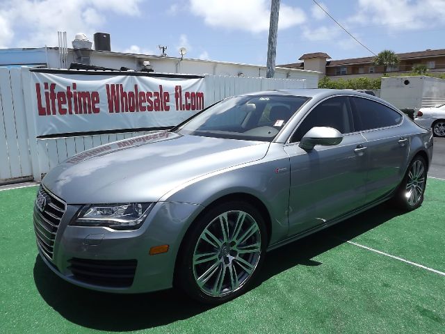 Audi A7 2012 photo 4