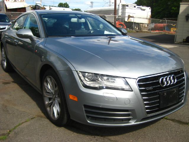 Audi A7 2012 photo 2