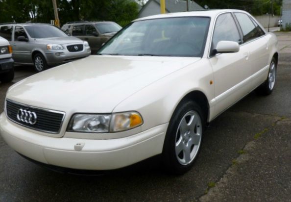 Audi A8 1998 photo 3