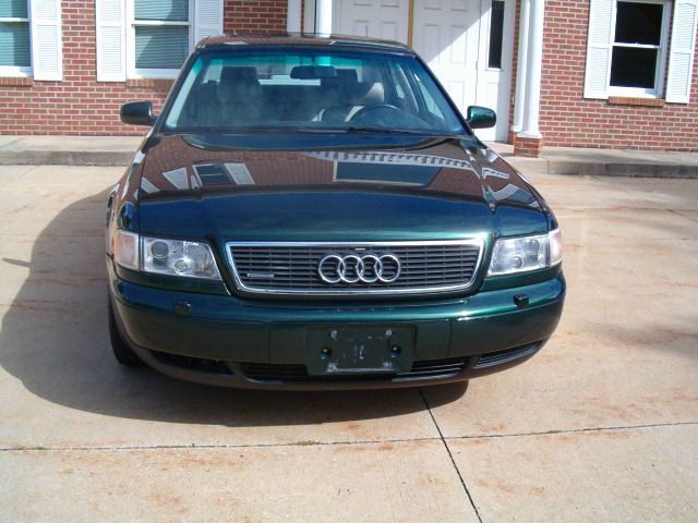 Audi A8 1999 photo 1