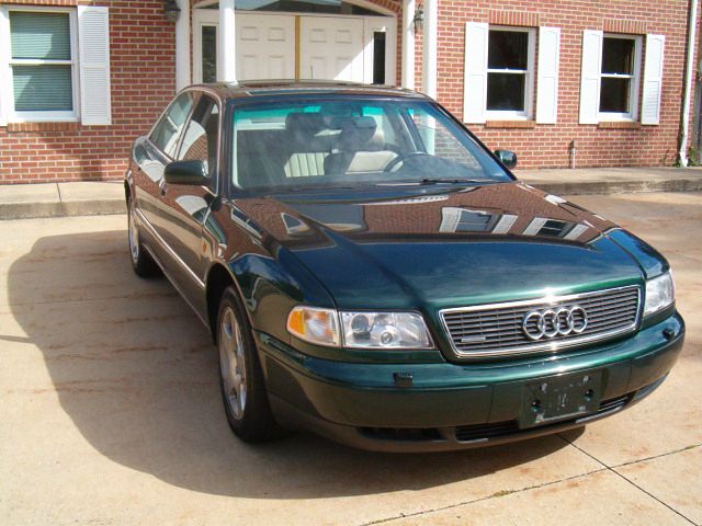 Audi A8 1999 photo 2
