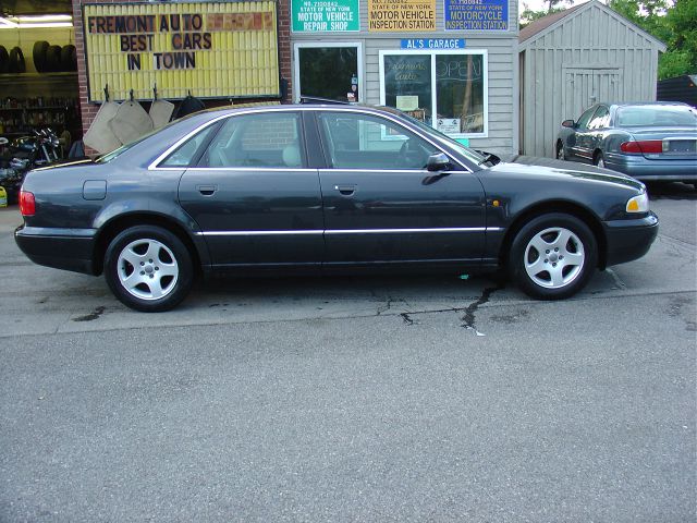 Audi A8 1999 photo 2