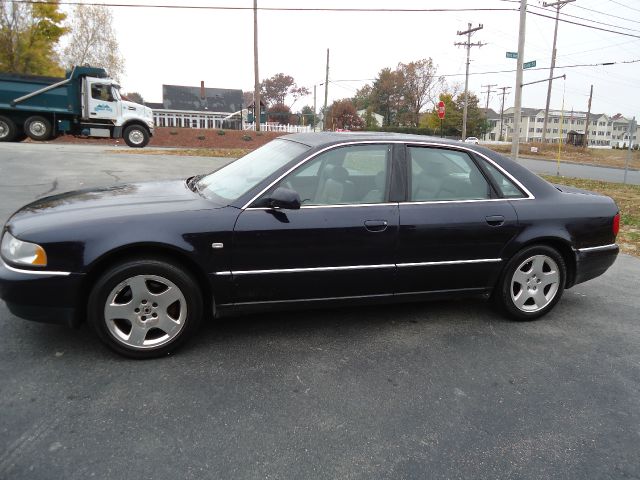 Audi A8 2000 photo 1