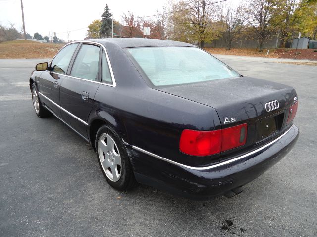 Audi A8 2000 photo 2