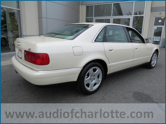 Audi A8 2001 photo 2