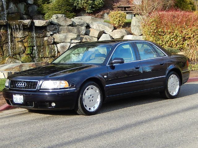Audi A8 2001 photo 2