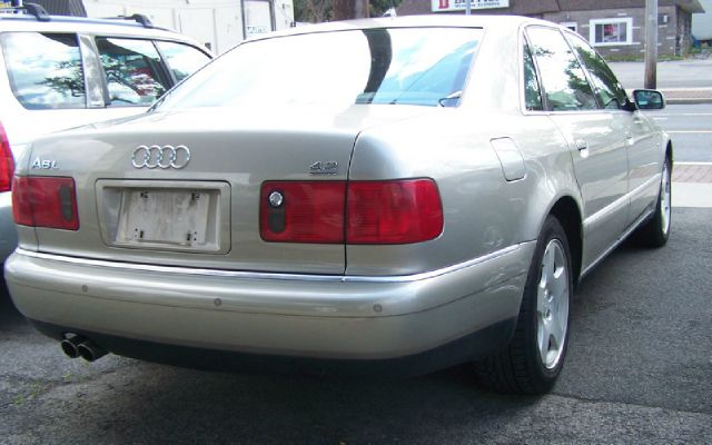 Audi A8 2003 photo 2