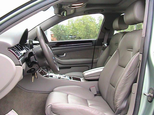 Audi A8 2004 photo 2