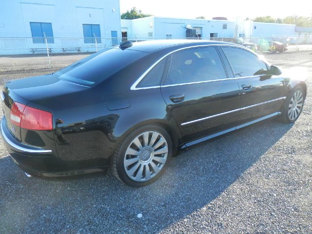 Audi A8 2004 photo 2