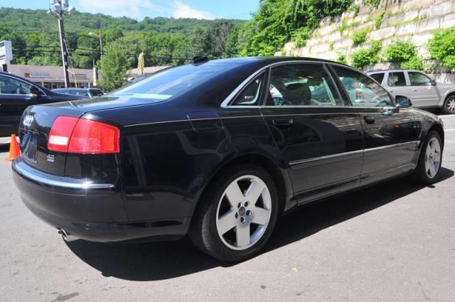 Audi A8 2004 photo 2