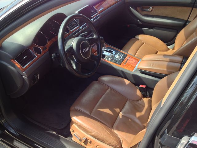 Audi A8 2004 photo 2