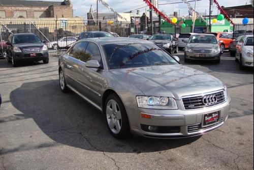 Audi A8 2004 photo 2