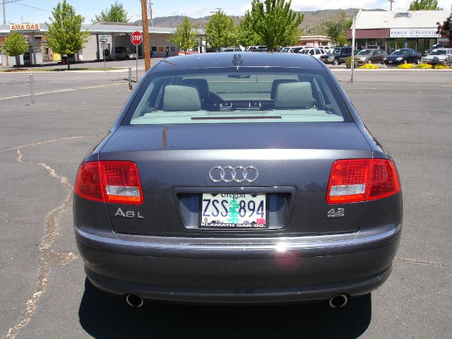 Audi A8 2004 photo 0