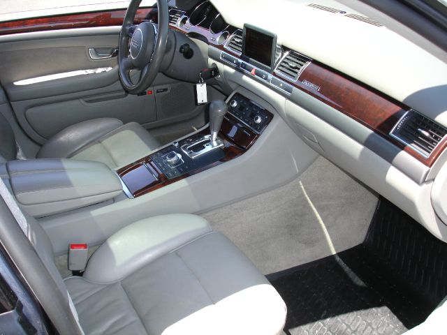 Audi A8 2004 photo 4