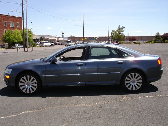 Audi A8 2004 photo 6