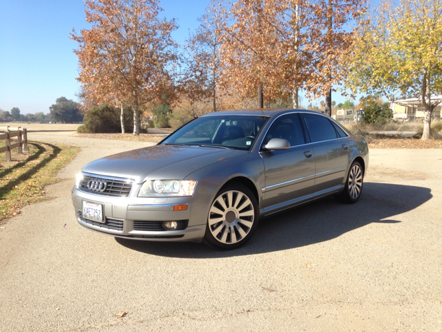 Audi A8 2004 photo 1