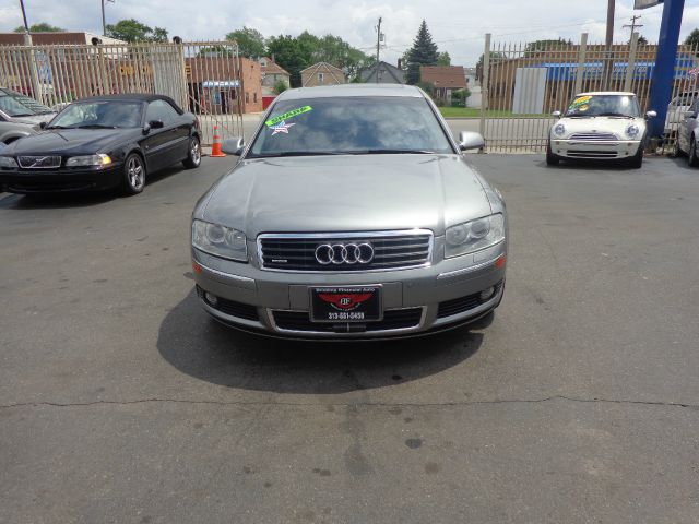 Audi A8 2004 photo 1