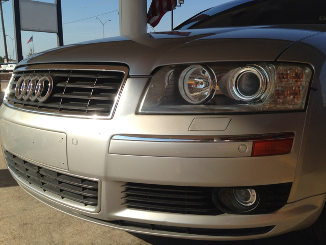 Audi A8 2004 photo 1