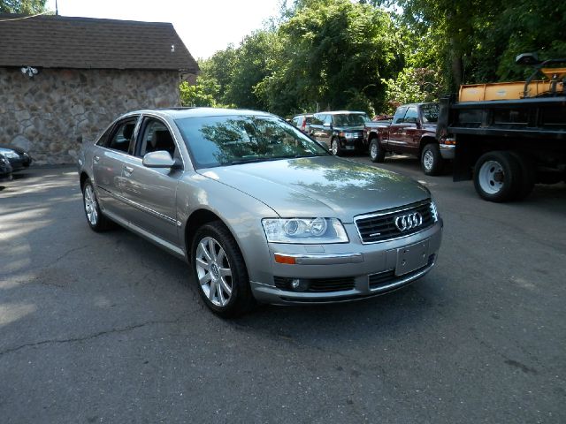 Audi A8 2005 photo 1